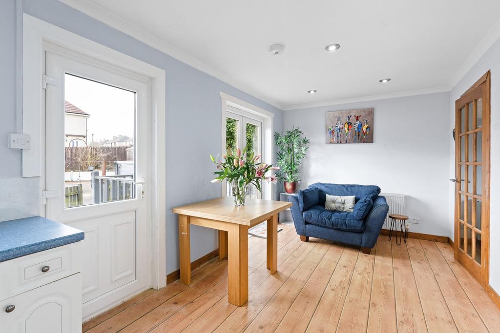 Kitchen/ Dining Room