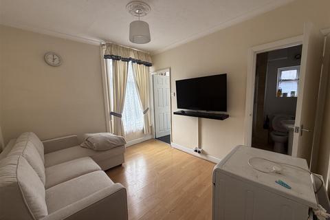1 bedroom flat to rent, High Street North, Dunstable