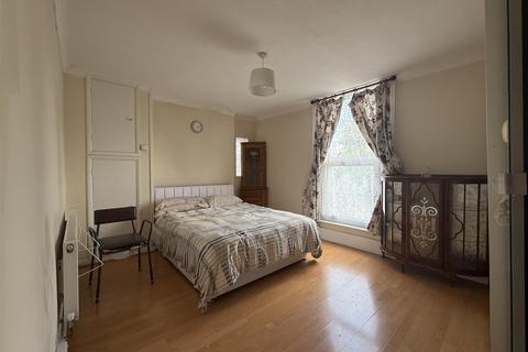 1 bedroom flat to rent, High Street North, Dunstable