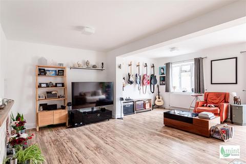 undefined, New Haw Road, Addlestone KT15