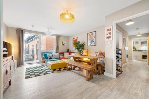 2 bedroom flat for sale, Milles Square, London SW9