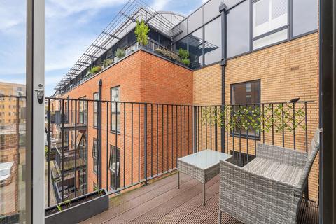 2 bedroom flat for sale, Milles Square, London SW9