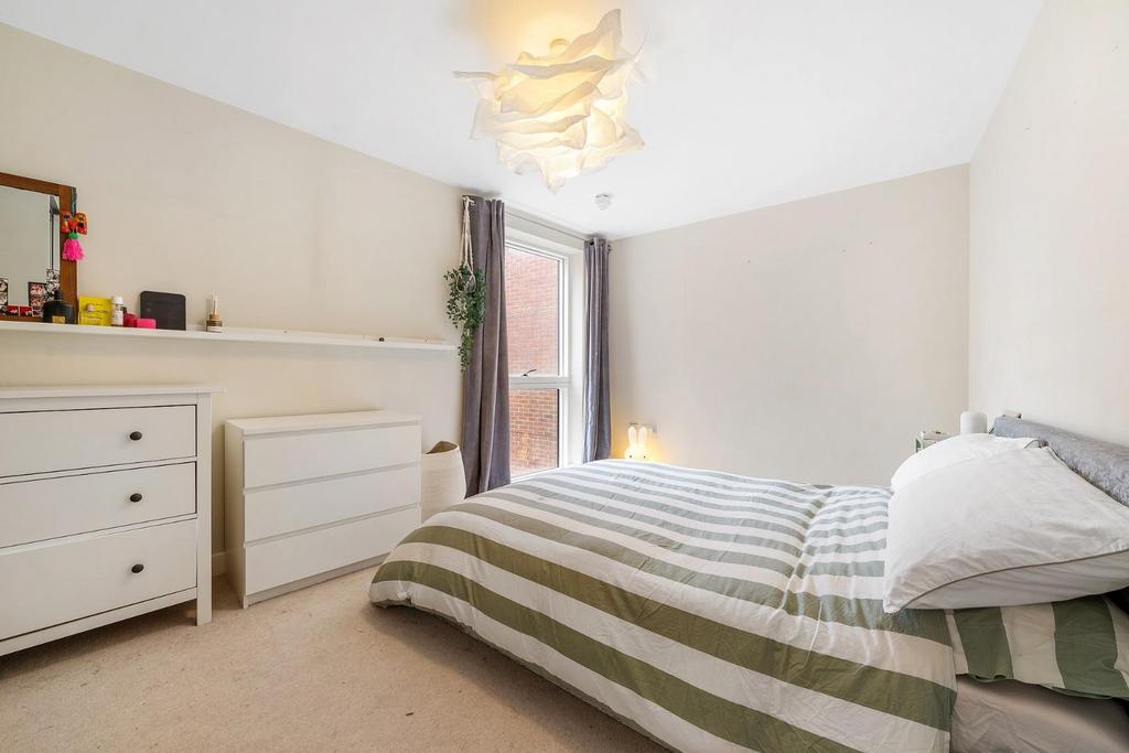 Principal Bedroom (2).JPG