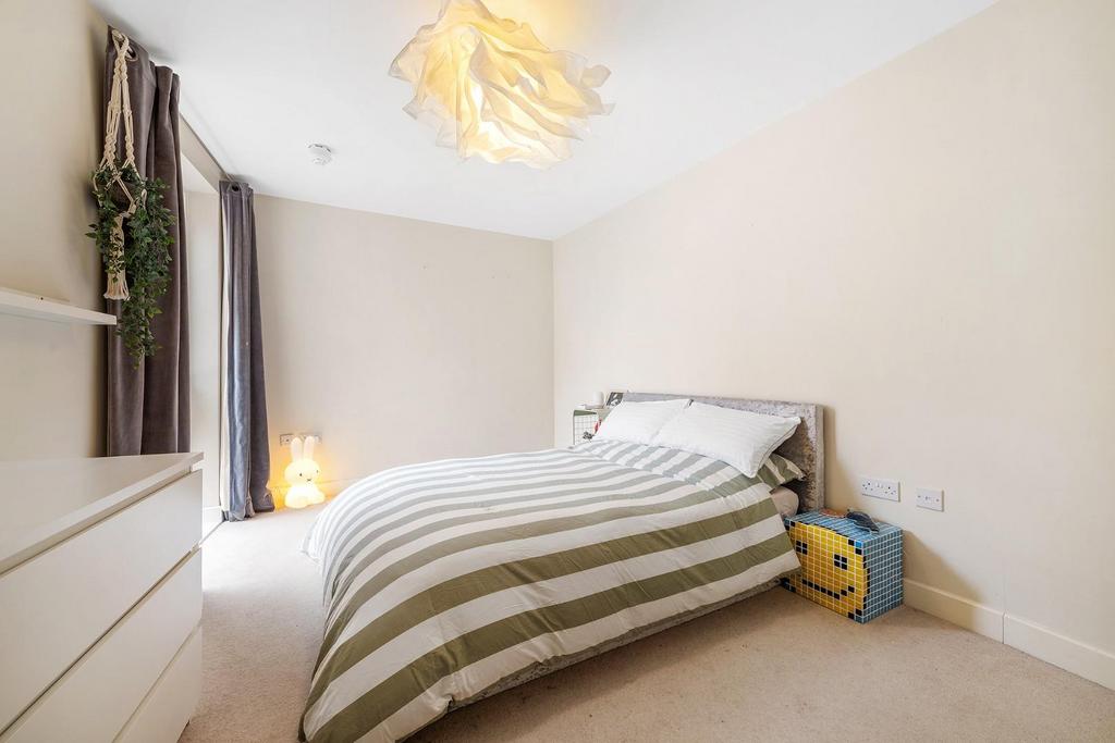 Principal Bedroom (1).JPG