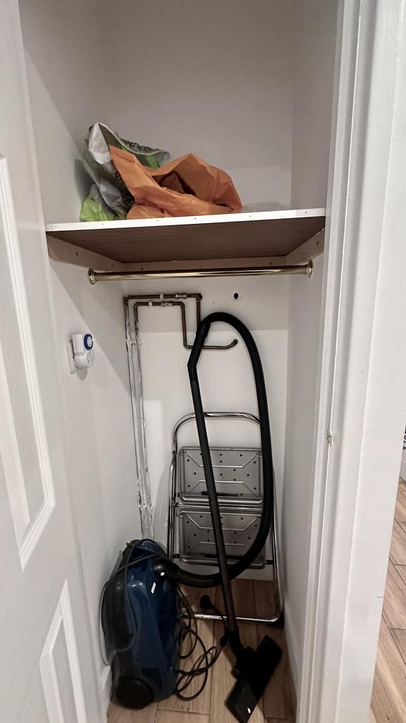 Cloakroom/wc