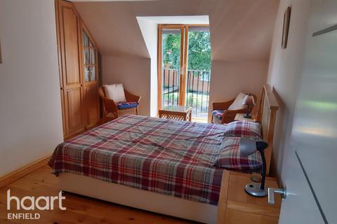 undefined, Chasewood Avenue, ENFIELD