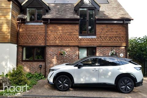 undefined, Chasewood Avenue, ENFIELD