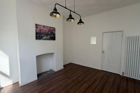 1 bedroom flat for sale, Flat C, 65 Windmill Street, Gravesend, Kent, DA12 1BJ