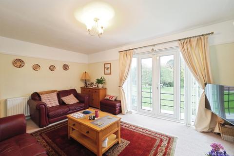 2 bedroom flat for sale, Church Lane, Barrow-On-Trent, Derby