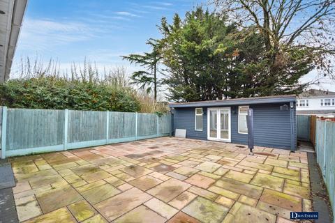3 bedroom chalet for sale, Hillview Avenue, Hornchurch, RM11