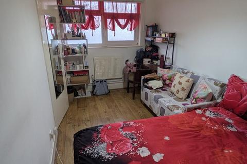 1 bedroom flat for sale, Woodmans Mews, London W12