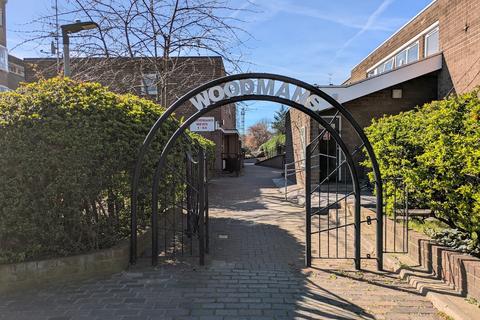 1 bedroom flat for sale, Woodmans Mews, London W12
