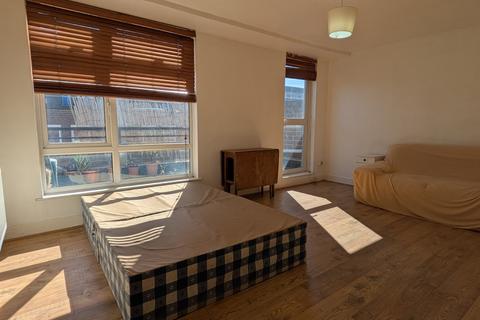 1 bedroom flat for sale, Woodmans Mews, London W12