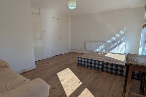 1 bedroom flat for sale, Woodmans Mews, London W12