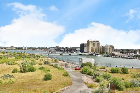 2 bedroom apartment for sale, Jefferson Avenue, Poole