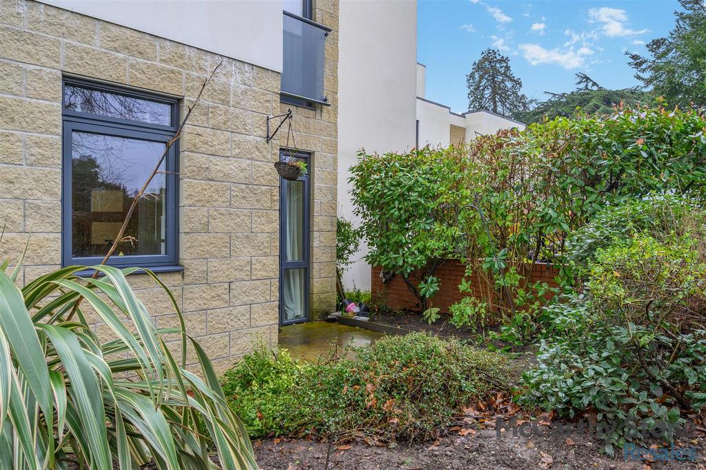 8678823-exterior04.jpg