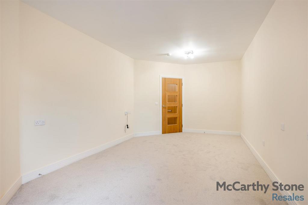 8678823-interior14.jpg