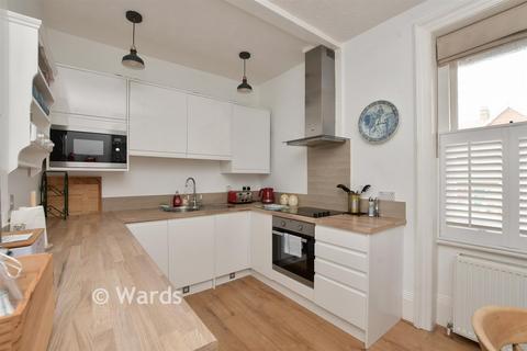1 bedroom apartment for sale, Westgate Bay Avenue, Westgate-On-Sea, Kent