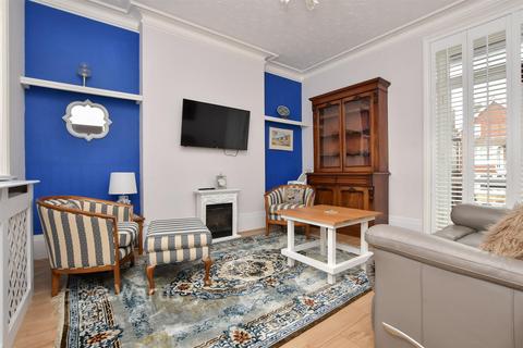 1 bedroom apartment for sale, Westgate Bay Avenue, Westgate-On-Sea, Kent