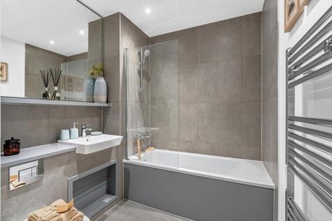 2 bedroom apartment for sale, at City Reach, Fanshawe Road CB1