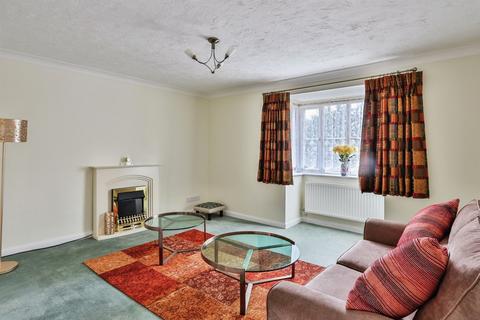 1 bedroom ground floor flat for sale, Goldenleas Drive, Bournemouth