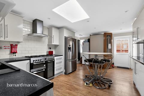 undefined, Great West Road, Hounslow