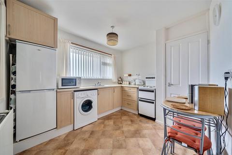 2 bedroom flat for sale, Coulsons Road, Whitchurch, Bristol