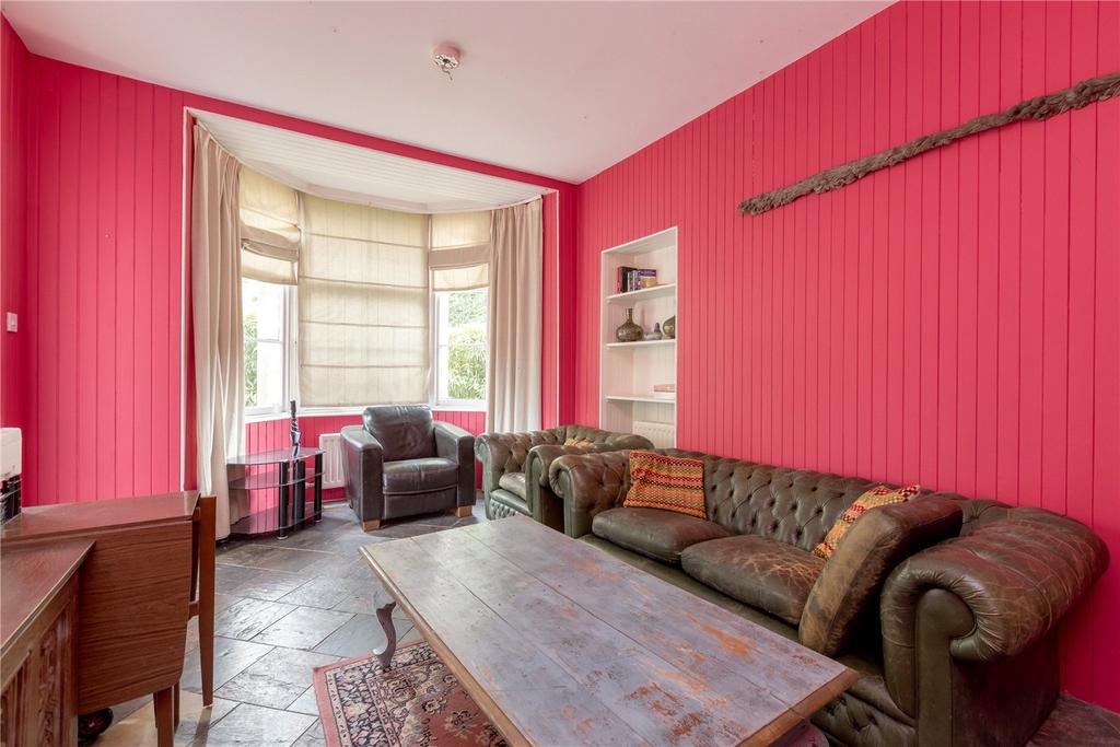 Cottage Lounge