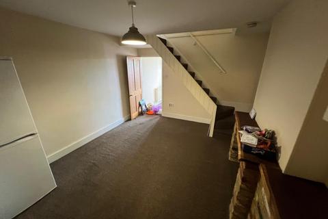 3 bedroom semi-detached house to rent, Kirtle Road,  Chesham,  HP5