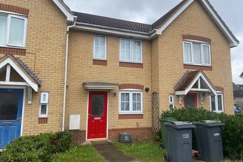 2 bedroom terraced house to rent, Morgan Close, Luton LU4