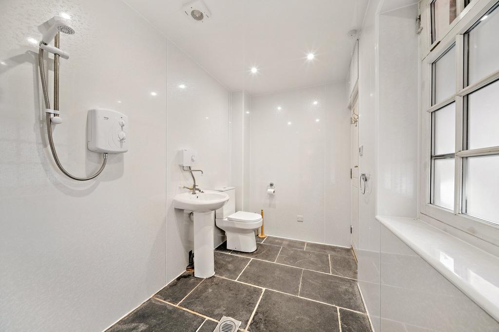 Annex Shower Room