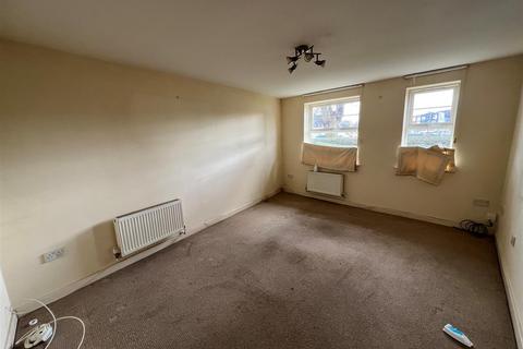 2 bedroom apartment for sale, Montvale Gardens, Leicester