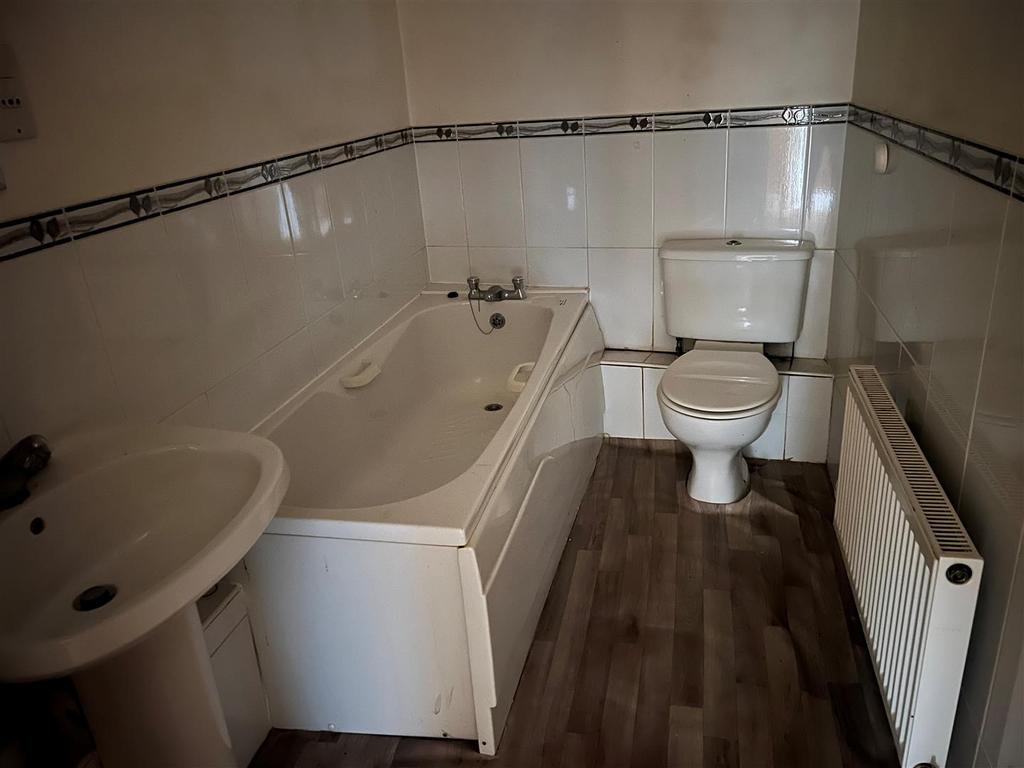 Bathroom.jpg