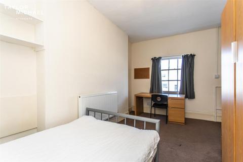 1 bedroom in a house share to rent, Bedford Square, Brighton
