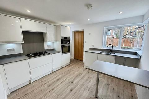 4 bedroom semi-detached house for sale, Deneford Road, Didsbury, Manchester, M20