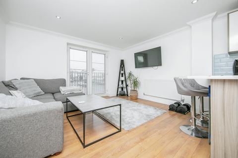 2 bedroom flat for sale, Main Road, Harwich