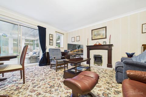 3 bedroom semi-detached house for sale, Pitman Avenue, North Lincolnshire DN18