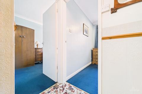 3 bedroom semi-detached house for sale, Pitman Avenue, North Lincolnshire DN18