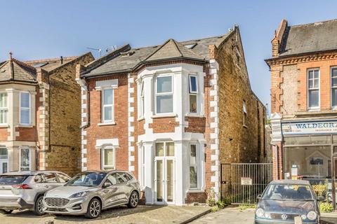 1 bedroom flat for sale, Waldegrave Road, Teddington TW11