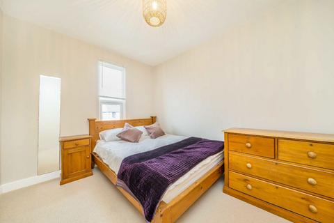 1 bedroom flat for sale, Waldegrave Road, Teddington TW11