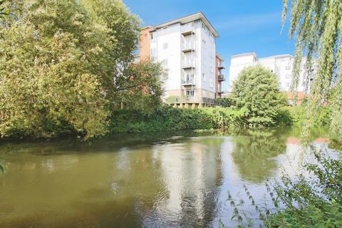 Kempton Drive, Warwick