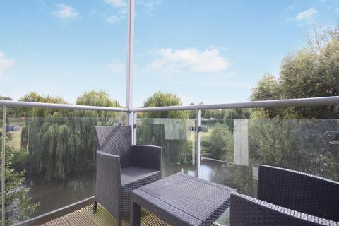 2 bedroom apartment for sale, Kempton Drive, Warwick