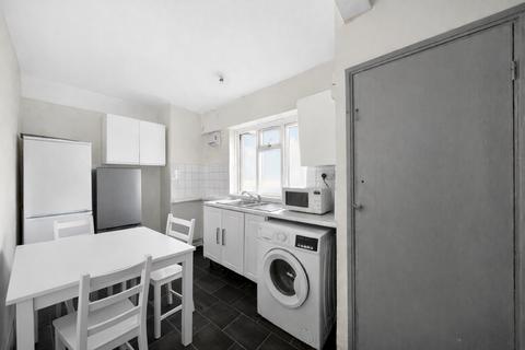 2 bedroom flat for sale, Holmewood Gardens, London