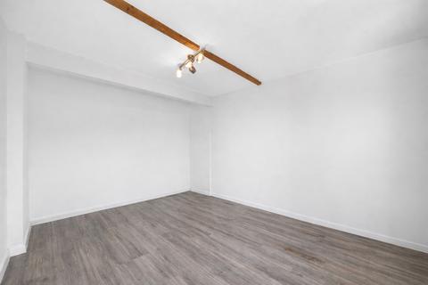 2 bedroom flat for sale, Holmewood Gardens, London