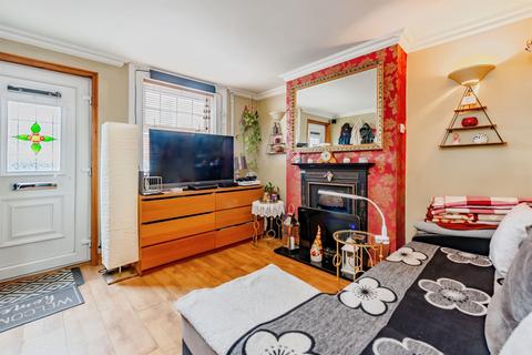 2 bedroom end of terrace house for sale, Hazelwick Road, Crawley