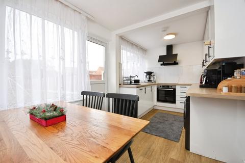 4 bedroom terraced house for sale, Gloucester Avenue, Moulsham Lodge, Chelmsford