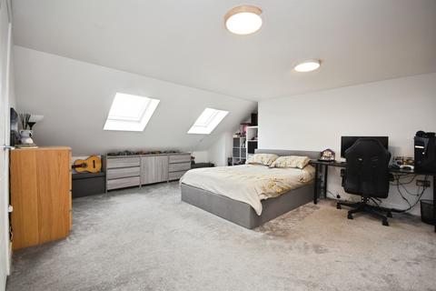 4 bedroom terraced house for sale, Gloucester Avenue, Moulsham Lodge, Chelmsford