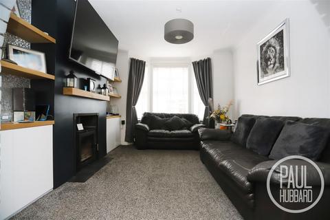 3 bedroom terraced house for sale, Kent Road, Lowestoft, NR32