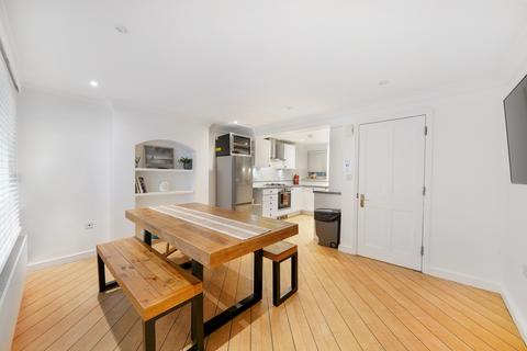 3 bedroom house to rent, Gillingham Street, London SW1V