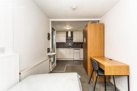1 bedroom in a house share to rent, Bedford Square, Brighton